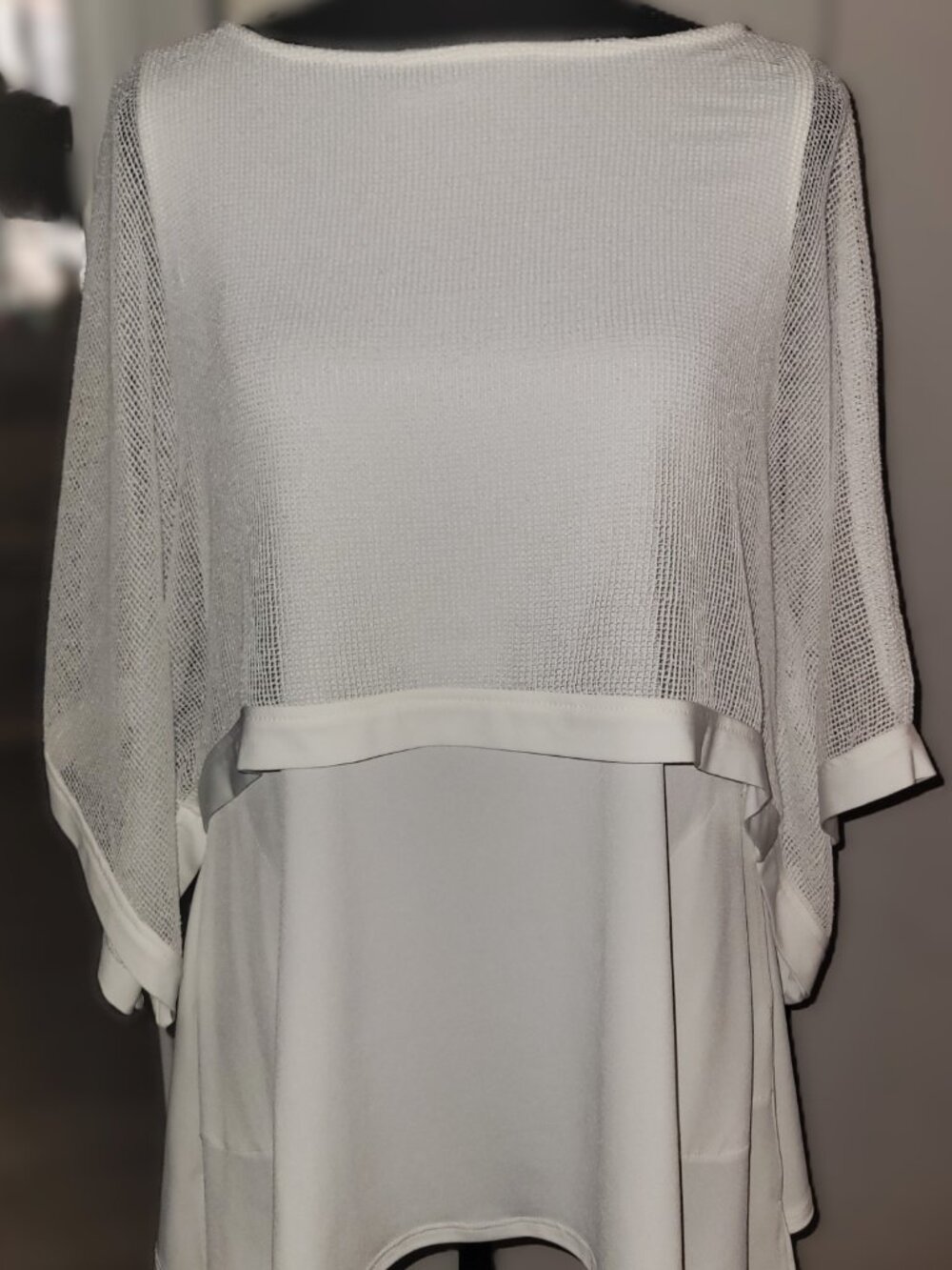 IC Collection White Mesh Poncho Style Tunic - S - Picture 3 of 5
